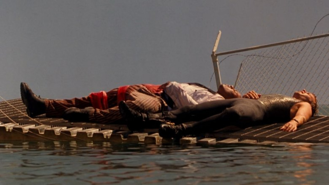 Deep Blue Sea (1999)