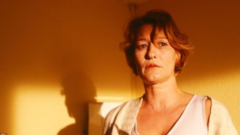 Ein einsames Haus am See (2004)